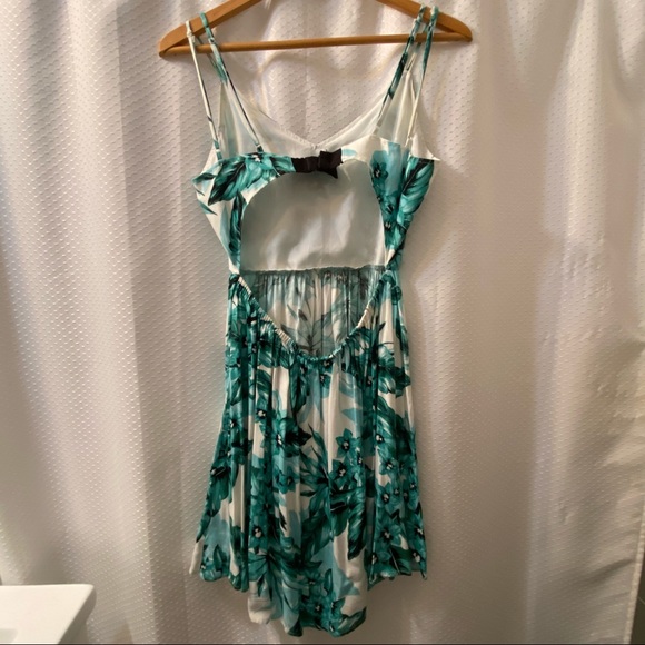 {Jack by BB Dakota} Green Floral Open Back Dress - Medium - Picture 4 of 6